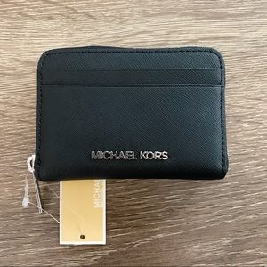 NWT - Michael Kors Jet Set Travel Wallet